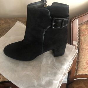 White Mountain Black Ankle Booties
